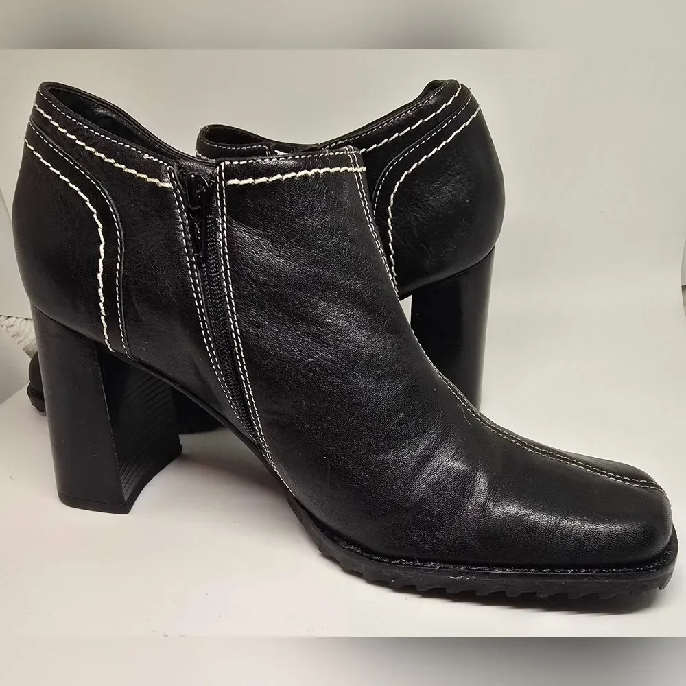 Liz Claiborne Leather Black Ankle Booties with White Stitching 8.5 - Picture 4 of 8